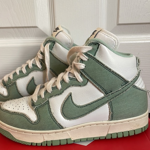 Nike Women’s Dunk Hi 1985 - Picture 2 of 10